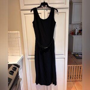 Dana Buchman Size 12 Elegant Black Slim Dress Zipper on back, belt, two slits